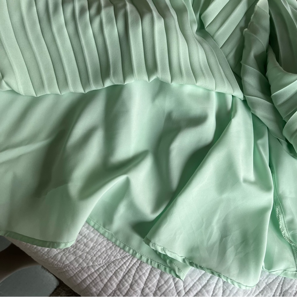 V Neck Pleated Long Sleeve Dress - Picture 6 of 12